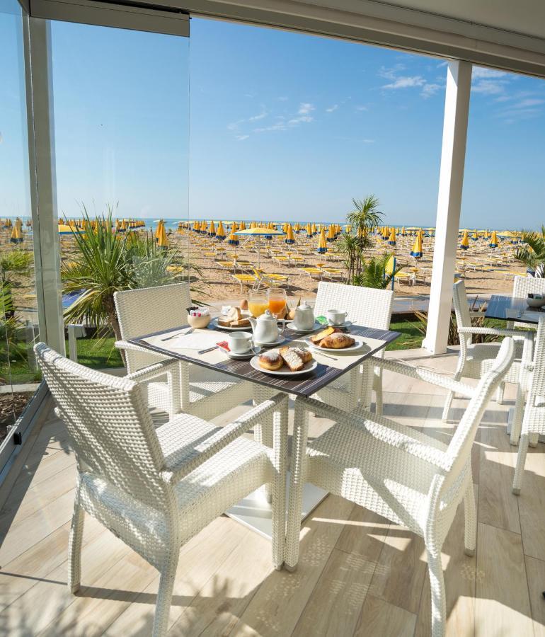 Hotel Nizza Frontemare Lido di Jesolo Esterno foto