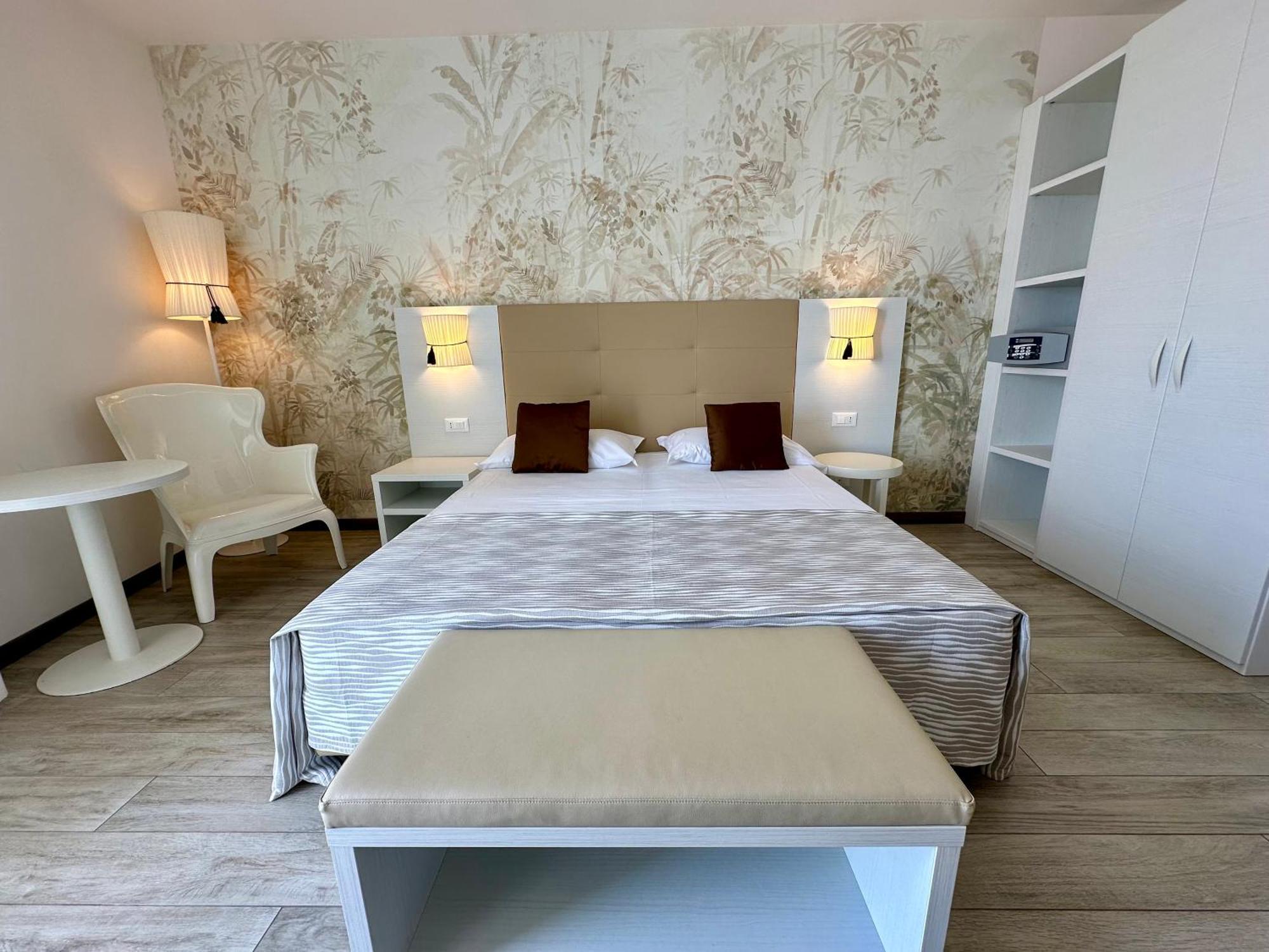 Hotel Nizza Frontemare Lido di Jesolo Esterno foto