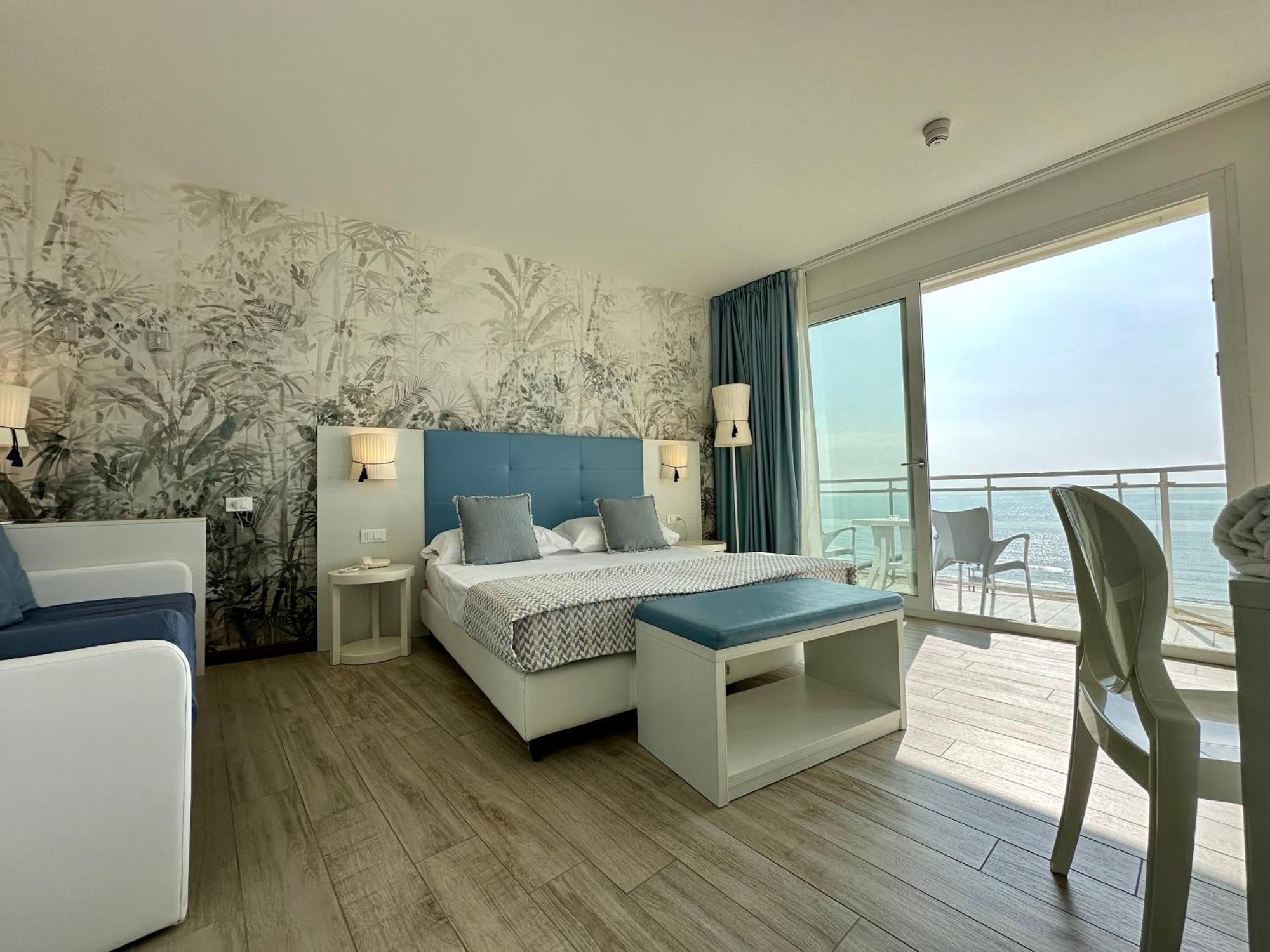 Hotel Nizza Frontemare Lido di Jesolo Esterno foto