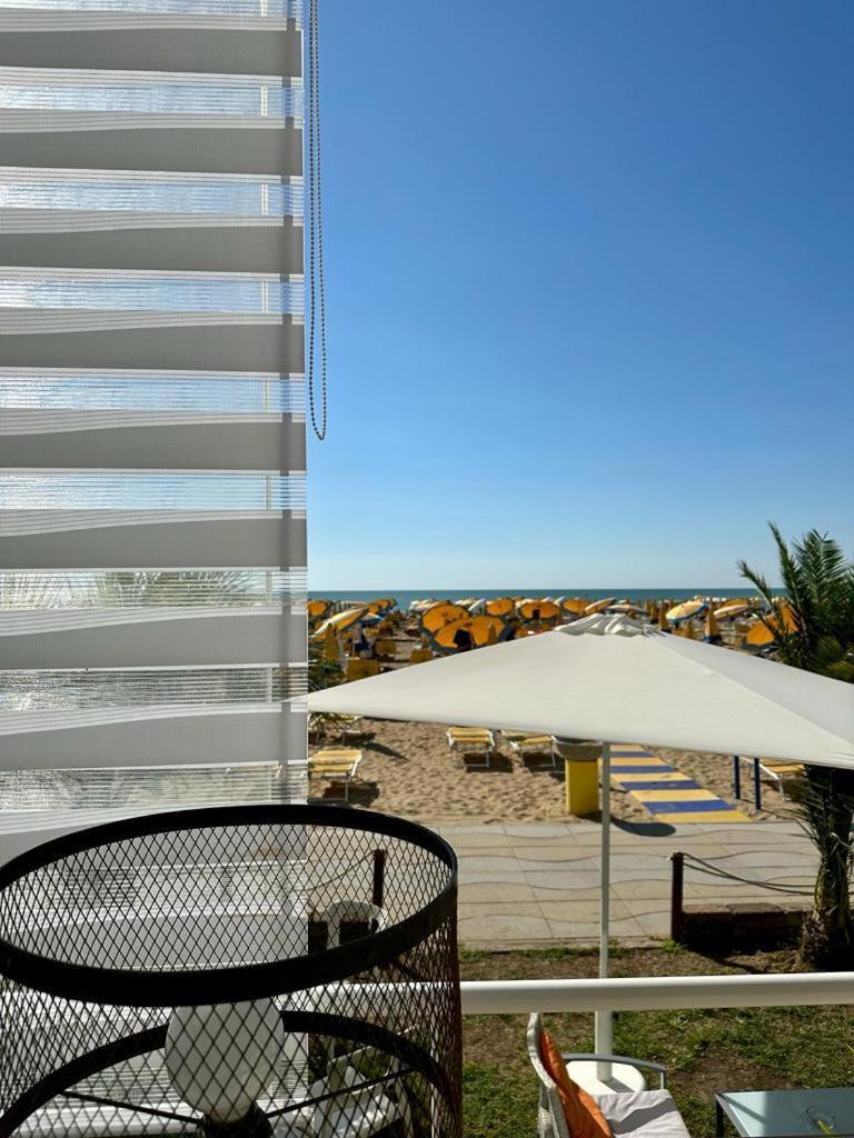 Hotel Nizza Frontemare Lido di Jesolo Esterno foto