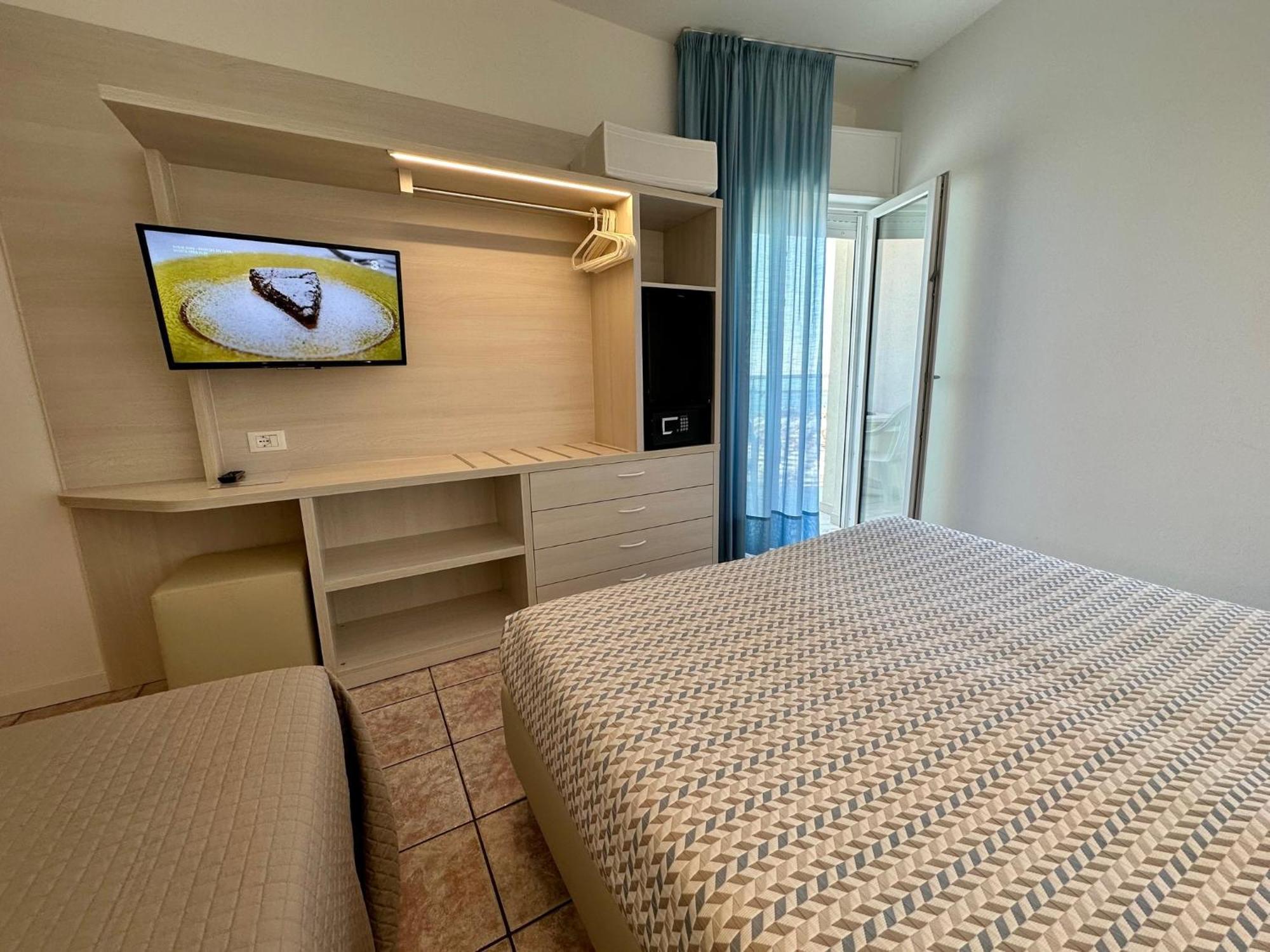 Hotel Nizza Frontemare Lido di Jesolo Esterno foto