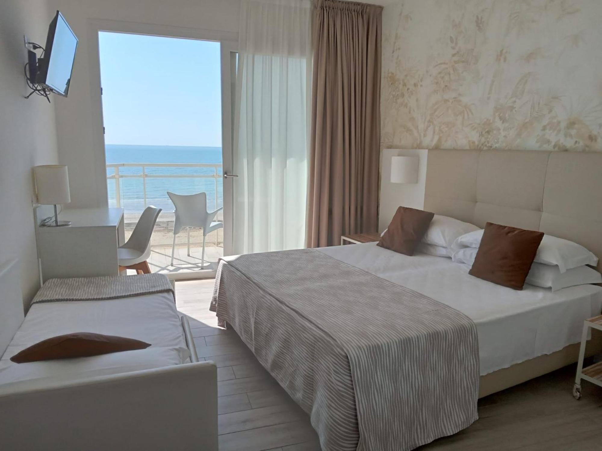 Hotel Nizza Frontemare Lido di Jesolo Esterno foto