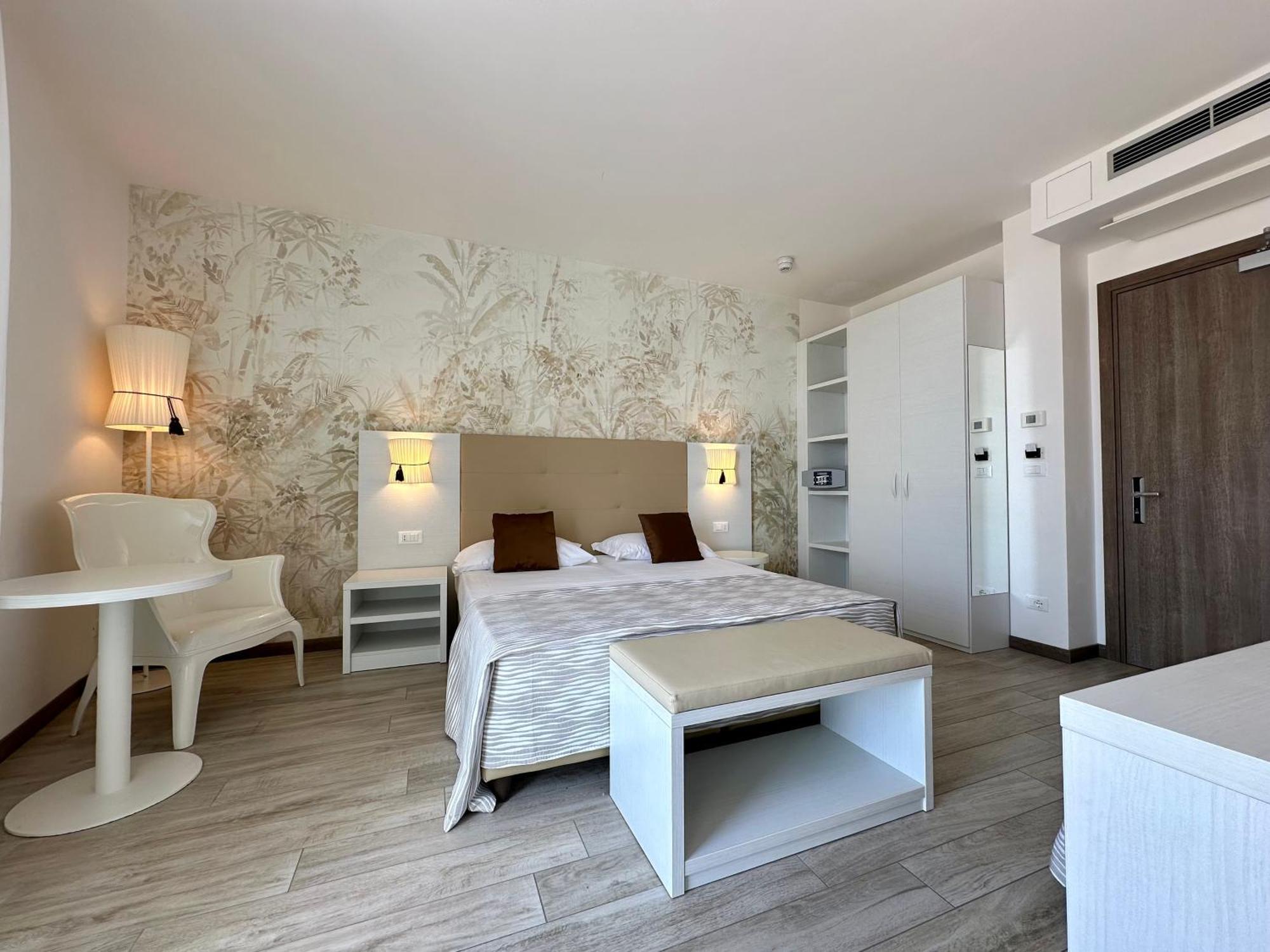 Hotel Nizza Frontemare Lido di Jesolo Esterno foto