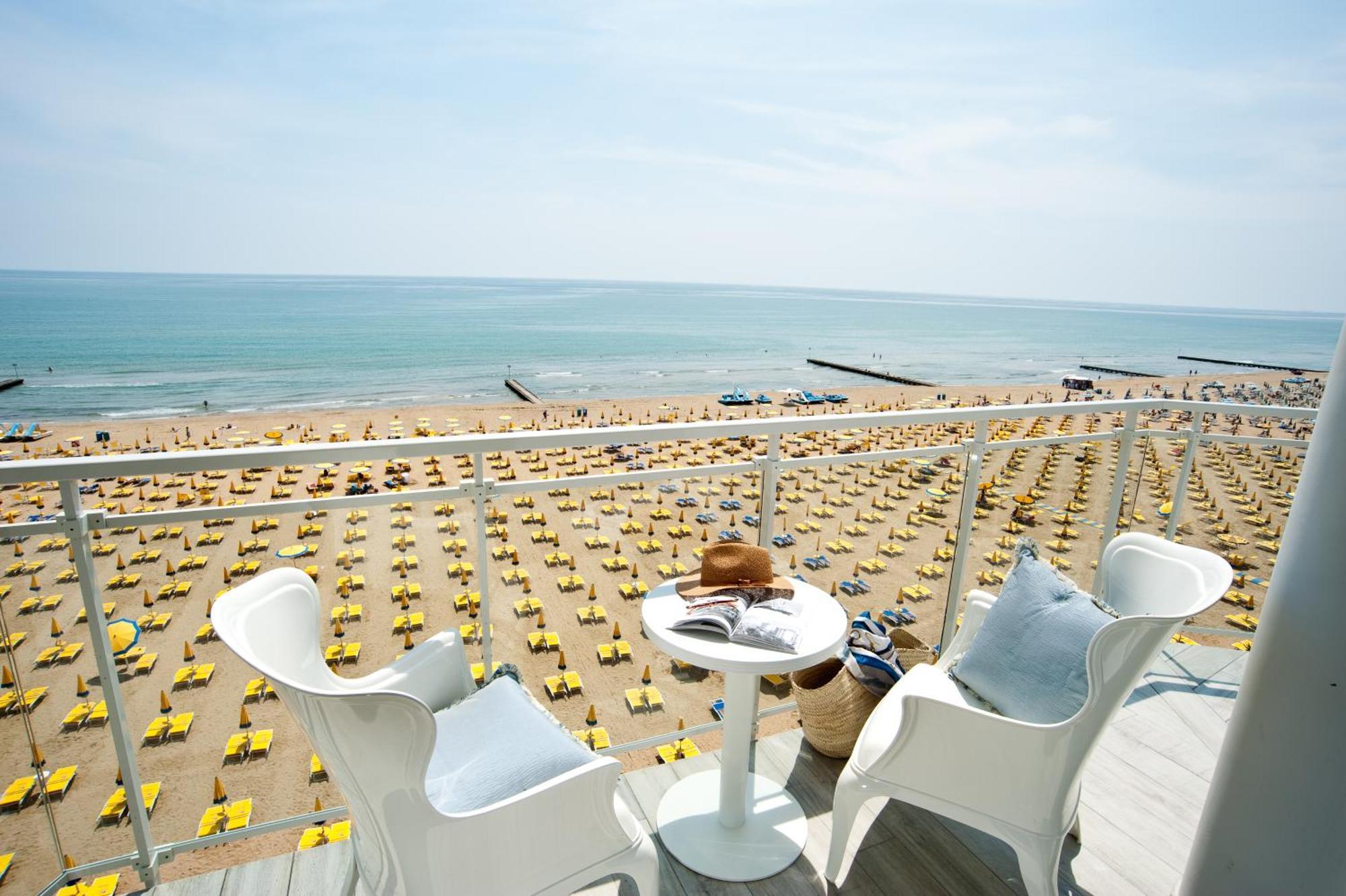 Hotel Nizza Frontemare Lido di Jesolo Esterno foto