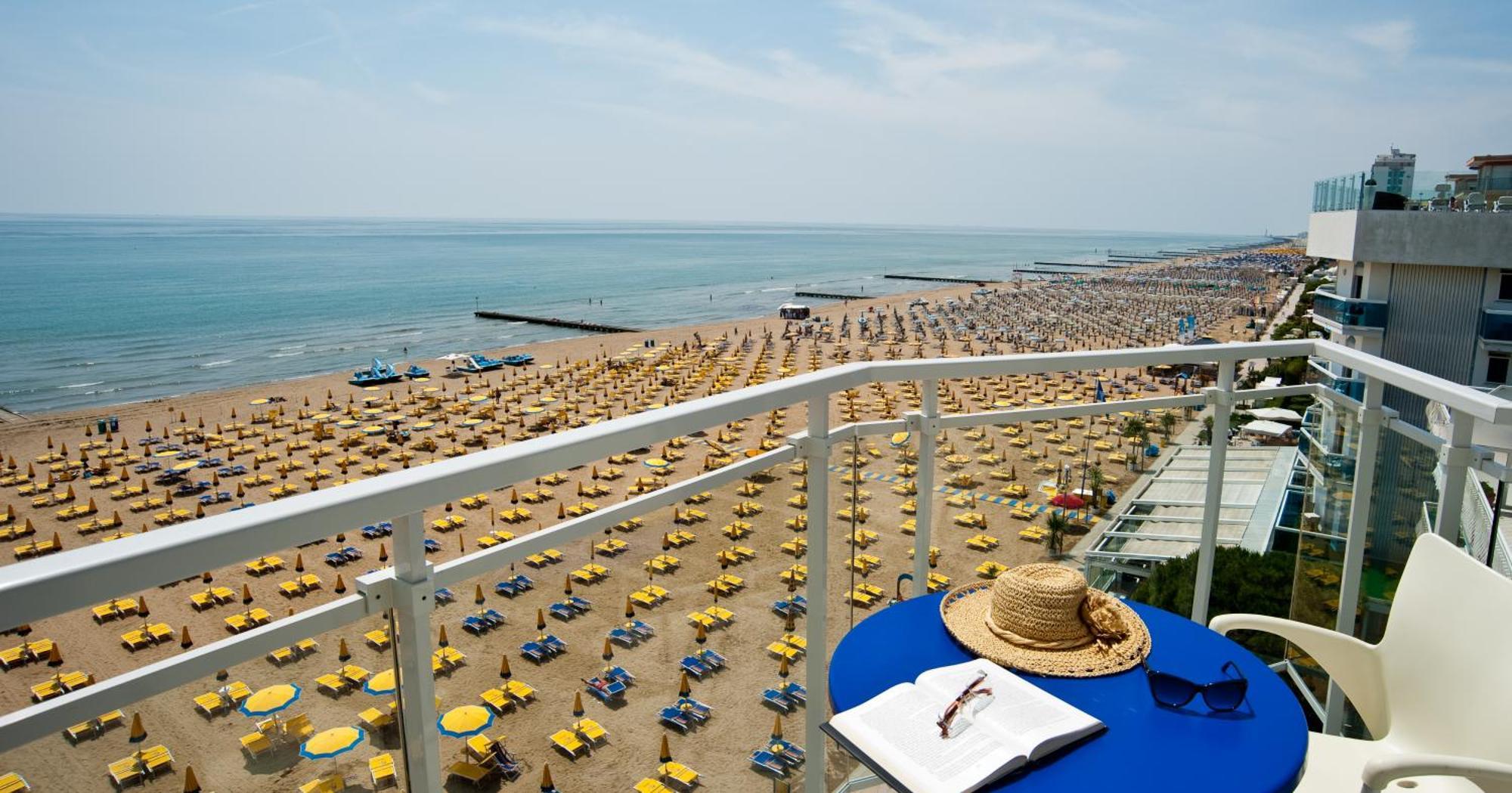 Hotel Nizza Frontemare Lido di Jesolo Esterno foto