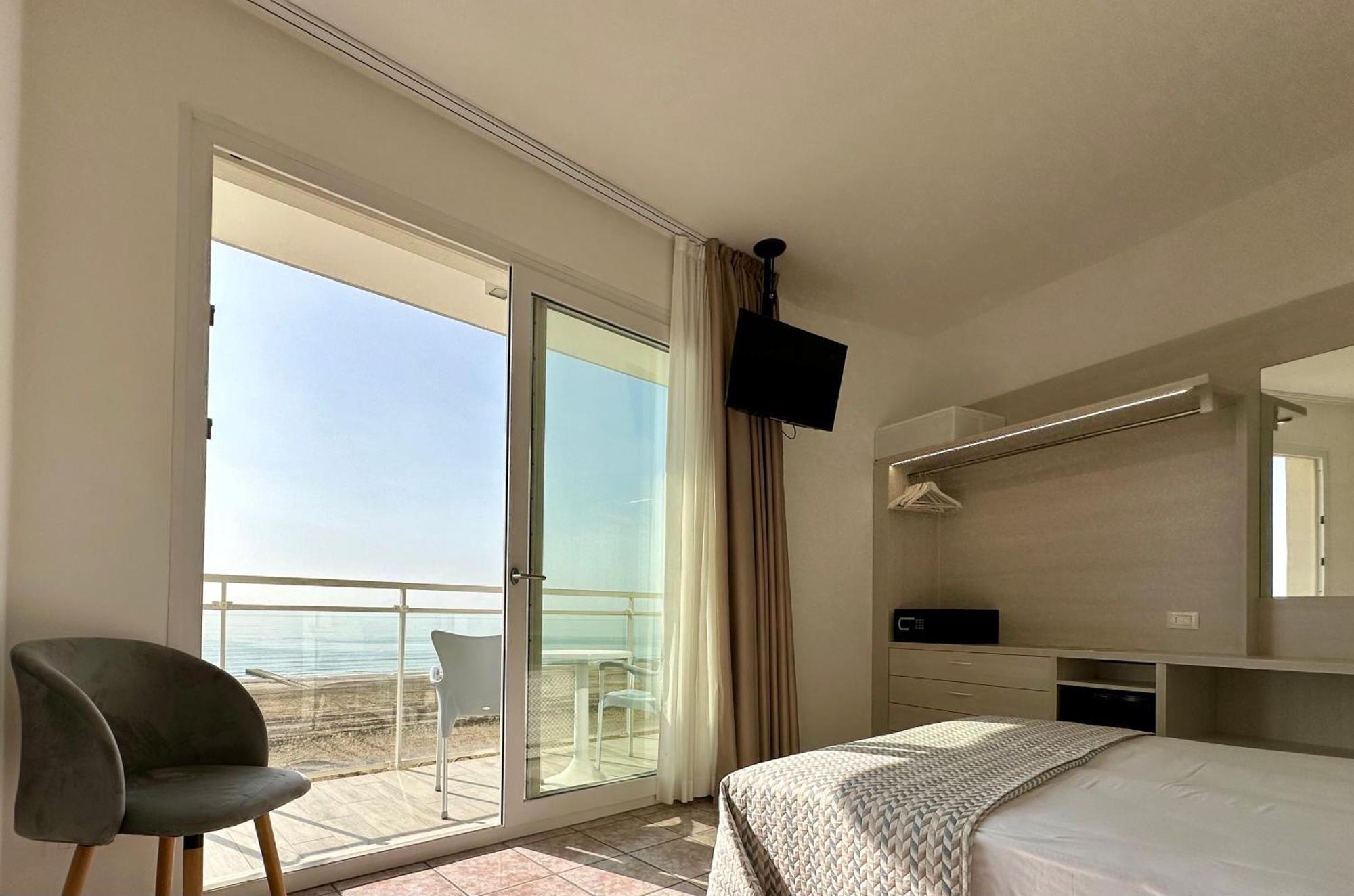 Hotel Nizza Frontemare Lido di Jesolo Esterno foto