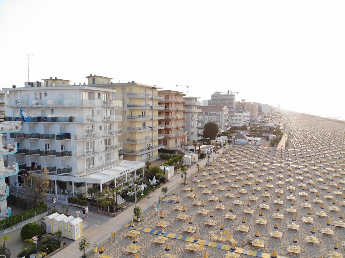 Hotel Nizza Frontemare Lido di Jesolo Esterno foto