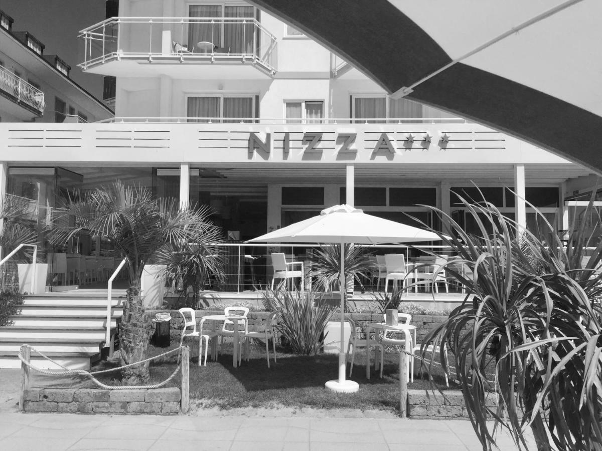 Hotel Nizza Frontemare Lido di Jesolo Esterno foto